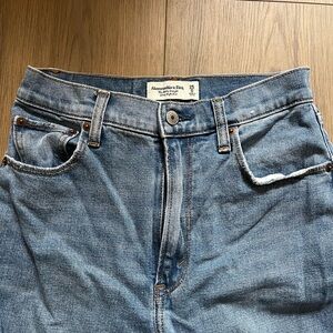 Abercrombie and Fitch Ultra High Rise Ankle Straight 25